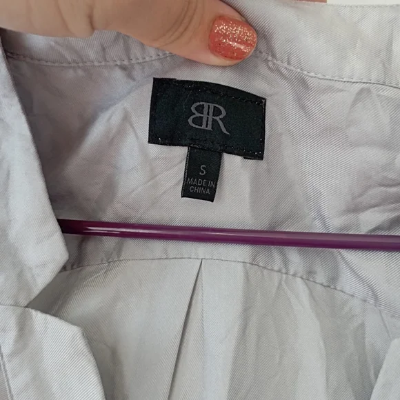 ♥️ Banana Republic Light Grey Elegant Top - Picture 3 of 17